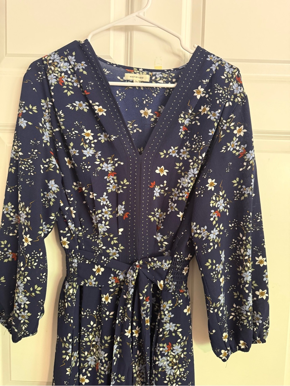 Max Studio Women's Navy Floral V-Neck Tie-Waist Midi Dress Large - Picture 2 of 5
